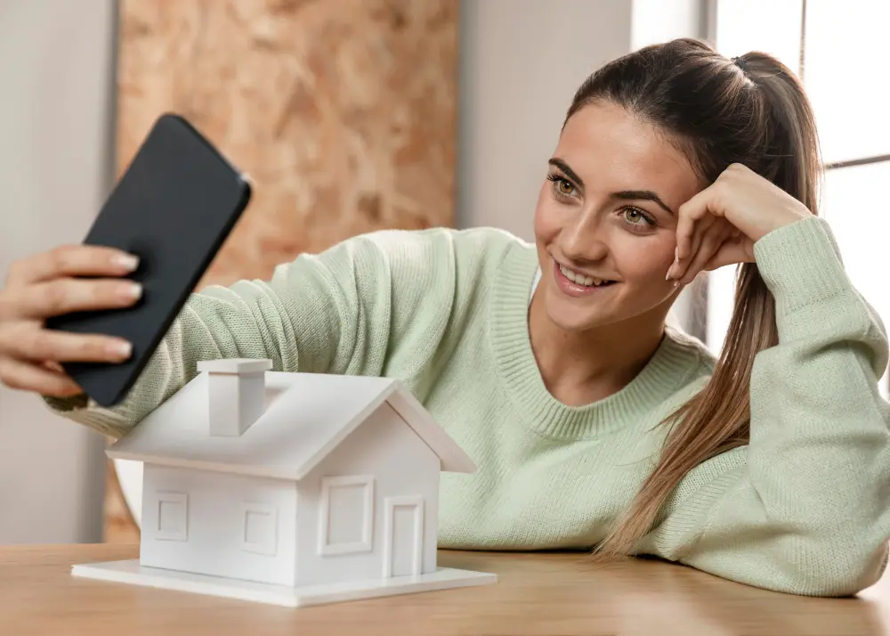 Property manager using social media marketing to attract tenants for rental properties in Houston, Texas